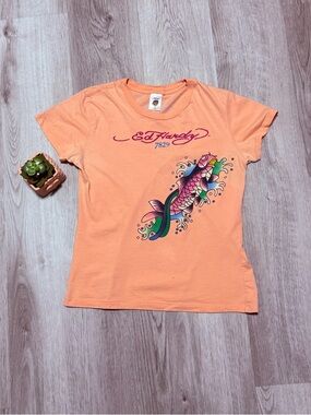 Vintage Ed Hardy Peach Tee with Multicolor Koi Graphic L Y2K